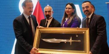 bilecik-haber_anahtar-parti-genel-baskani-agiralioglu-bursa-da-muhtarlar-ve-stk-temsilcileriyle-bulustu-43917.jpg