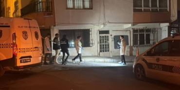 bilecik-haber_bagcilar-da-polis-aracina-eyp-ve-molotofkokteyli-atildi-43963.jpg