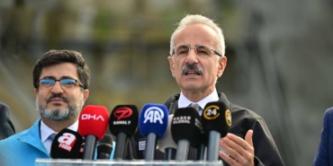 bilecik-haber_bakan-uraloglu-halkali-ispartakule-demiryolu-hatti-isik-gorme-toreni-nde-konustu-40948.jpg