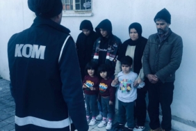 bilecik-haber_balikesir-de-8-duzensiz-gocmen-ile-2-insan-kacakcisi-yakalandi-44667.jpg