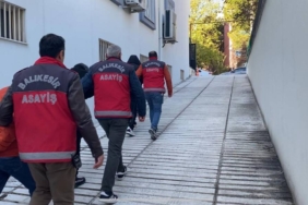 bilecik-haber_balikesir-deki-silahli-saldirinin-zanlisi-ve-kacmasina-yardim-eden-iki-supheli-tutuklandi-41830.jpg