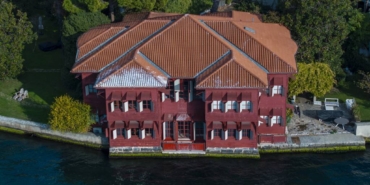 bilecik-haber_bogazici-nin-kizil-suslu-yalilari-asi-boyasinin-son-izlerini-tasiyor-41322.jpg