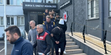 bilecik-haber_bursa-da-change-arac-operasyonunda-yakalanan-3-supheli-tutuklandi-44765.jpg