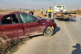 bilecik-haber_bursa-da-devrilen-otomobilin-surucusu-yaralandi-40477.jpg