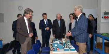 bilecik-haber_bursa-da-uc-boyutlu-tasarim-atolyesi-ve-servo-motor-mekanizmalari-laboratuvari-acildi-40358.jpg