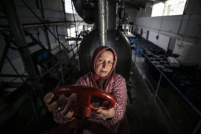 bilecik-haber_bursa-daki-kirsal-mahallenin-50-yillik-kooperatifi-yillik-2-bin-500-ton-salca-uretiyor-44275.jpg