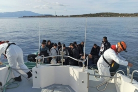 bilecik-haber_canakkale-aciklarinda-28-duzensiz-gocmen-yakalandi-46428.jpg