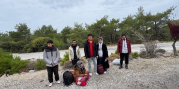 bilecik-haber_canakkale-de-13-duzensiz-gocmen-yakalandi-45277.jpg