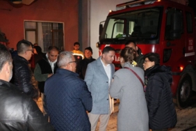 bilecik-haber_canakkale-de-cikan-yanginda-3-ev-zarar-gordu-43954.jpg