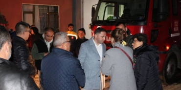 bilecik-haber_canakkale-de-cikan-yanginda-3-ev-zarar-gordu-43954.jpg