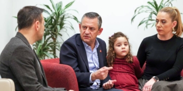 bilecik-haber_chp-genel-baskani-ozel-den-gezi-parki-davasi-hukumlusu-kahraman-in-ailesine-ziyaret-44250.jpg