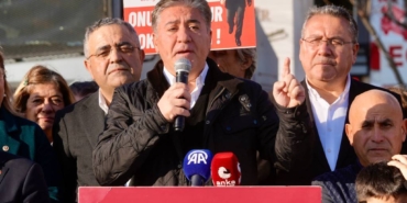 bilecik-haber_chp-grup-baskanvekili-murat-emir-esenyurt-meydani-nda-konustu-47076.jpg
