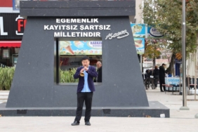 bilecik-haber_cinli-jianwei-tao-geleneksel-muzik-aleti-suona-ile-tekirdag-da-kulturunu-tanitiyor-40821.jpg