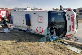 bilecik-haber_edirne-de-ambulansla-otomobilin-carpistigi-kazada-7-kisi-yaralandi-40324.jpg