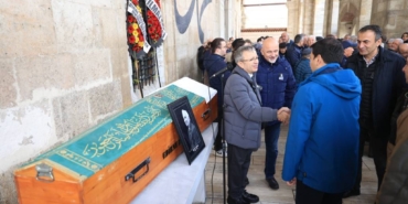 bilecik-haber_edirne-de-fotograf-sanatcisi-ve-ressam-tayyip-yilmaz-son-yolculuguna-ugurlandi-47012.jpg