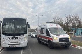 bilecik-haber_edirne-de-minibus-ve-otomobilin-karistigi-kazada-universite-ogrencisi-yaralandi-46244.jpg