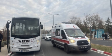 bilecik-haber_edirne-de-minibus-ve-otomobilin-karistigi-kazada-universite-ogrencisi-yaralandi-46244.jpg