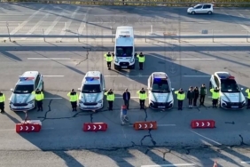 bilecik-haber_edirne-de-otoyol-jandarmasi-denetimlerini-surduruyor-44355.jpg