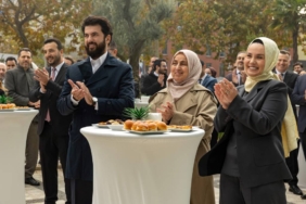bilecik-haber_eminevim-cekilisle-otomobil-hediye-etti-41786.jpg