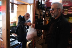 bilecik-haber_esiyle-karar-verip-actigi-bakkal-dukkanini-37-yildir-isletiyor-43356.jpg