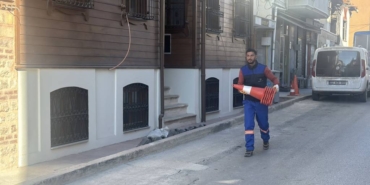 bilecik-haber_esnafin-park-rezervesi-amaciyla-yola-biraktigi-malzemeleri-polis-ve-zabita-topladi-41716.jpg