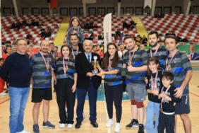 bilecik-haber_gebze-de-ogretmenler-voleybol-turnuvasinda-bulustu-45063.jpg