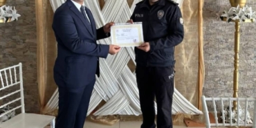 bilecik-haber_gelibolu-kaymakami-abaci-emniyet-ve-jandarma-personeline-basari-belgesi-verdi-46679.jpg