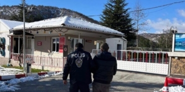 GÖLPAZARINDAN KAÇTI OSMANELİ'DE YAKALANDI