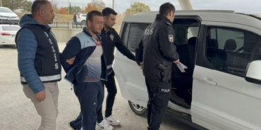 bilecik-haber_guncelleme-tekirdag-da-annesini-bicakla-oldurup-4-yakinini-yaralayan-17-yasindaki-genc-tutuklandi-42734.jpg