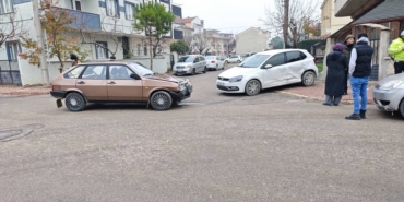bilecik-haber_inegol-de-bir-kisinin-yaralandigi-trafik-kazasi-kamerada-46374.jpg