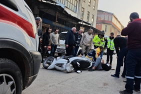 bilecik-haber_inegol-de-kamyonetin-kapisina-carpan-motosikletin-surucusu-yaralandi-46842.jpg