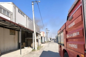 bilecik-haber_inegol-de-mobilya-fabrikasinda-cikan-yangin-sonduruldu-41409.jpg