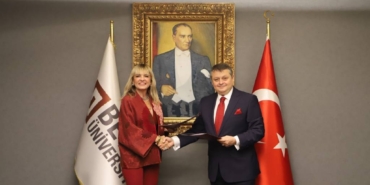 bilecik-haber_iyilik-icin-sanat-dernegi-ve-beykoz-universitesi-ma-sertifika-programi-duzenleyecek-42887.jpg