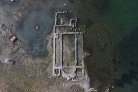 bilecik-haber_iznik-golu-nde-6-yil-once-gemi-yanastirilan-iskele-karada-kaldi-44858.jpg