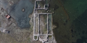 bilecik-haber_iznik-golu-nde-6-yil-once-gemi-yanastirilan-iskele-karada-kaldi-44858.jpg