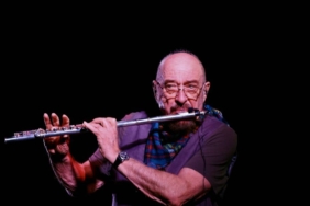 bilecik-haber_jethro-tull-istanbul-da-muzikseverlerle-bulustu-45549.jpg