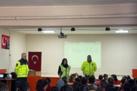 bilecik-haber_karacabey-de-jandarma-ve-polis-trafik-ekiplerinden-ogrencilere-trafik-semineri-41834.jpg