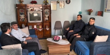 Kıbrıs Gazisi’nin hayır duasını aldı