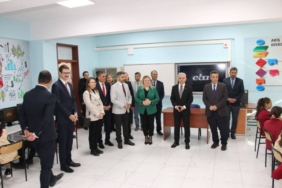 bilecik-haber_kirklareli-cumhuriyet-bassavciliginca-olusturulan-sinifta-ogrencilere-kodlama-ve-yazilim-egitimleri-verilecek-44931.jpg
