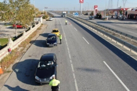 bilecik-haber_kirklareli-nde-hiz-ihlali-icin-plakalari-sokulen-22-arac-trafikten-menedildi-45841.jpg