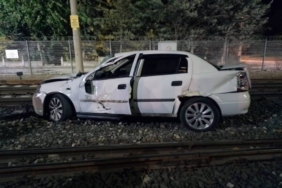 bilecik-haber_kirklareli-nde-trenle-otomobilin-carpistigi-kazada-2-kisi-yaralandi-42482.jpg
