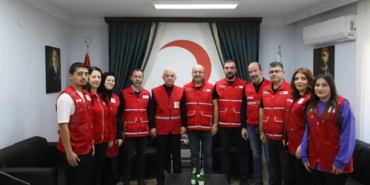 bilecik-haber_kirklareli-valisi-turan-turk-kizilay-kirklareli-subesini-ziyaret-etti-40778.jpg