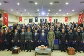 bilecik-haber_kirklareli-valisi-turan-vize-ilcesinde-muhtarlar-toplantisina-katildi-46757.jpg