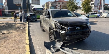 bilecik-haber_kocaeli-de-otomobille-pikabin-carpistigi-kazada-1-cocuk-yaralandi-40594.jpg