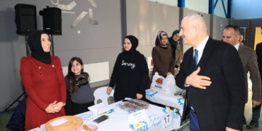 bilecik-haber_kocaeli-de-veliler-israfa-dikkati-cekmek-icin-bayat-ekmekten-yiyecek-hazirladi-46143.jpg