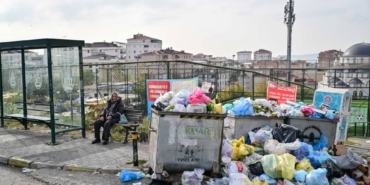 bilecik-haber_maltepe-de-iscilerin-grevi-nedeniyle-sokaklarda-cop-yiginlari-olustu-42973.jpg