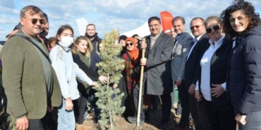 bilecik-haber_mudanya-da-organ-bagisi-donorleri-anisina-fidanlar-toprakla-bulusturuldu-41719.jpg