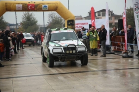 bilecik-haber_petlas-2024-turkiye-off-road-sampiyonasi-6-ayagi-sakarya-da-basladi-43712.jpg