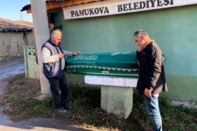 bilecik-haber_sakarya-da-yanginda-olen-yasli-kadinin-cenazesi-defnedildi-40652.jpg