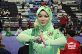 bilecik-haber_sampiyon-wushucu-elif-akyuz-basarisini-yeni-madalyalarla-taclandirma-pesinde-40926.jpg
